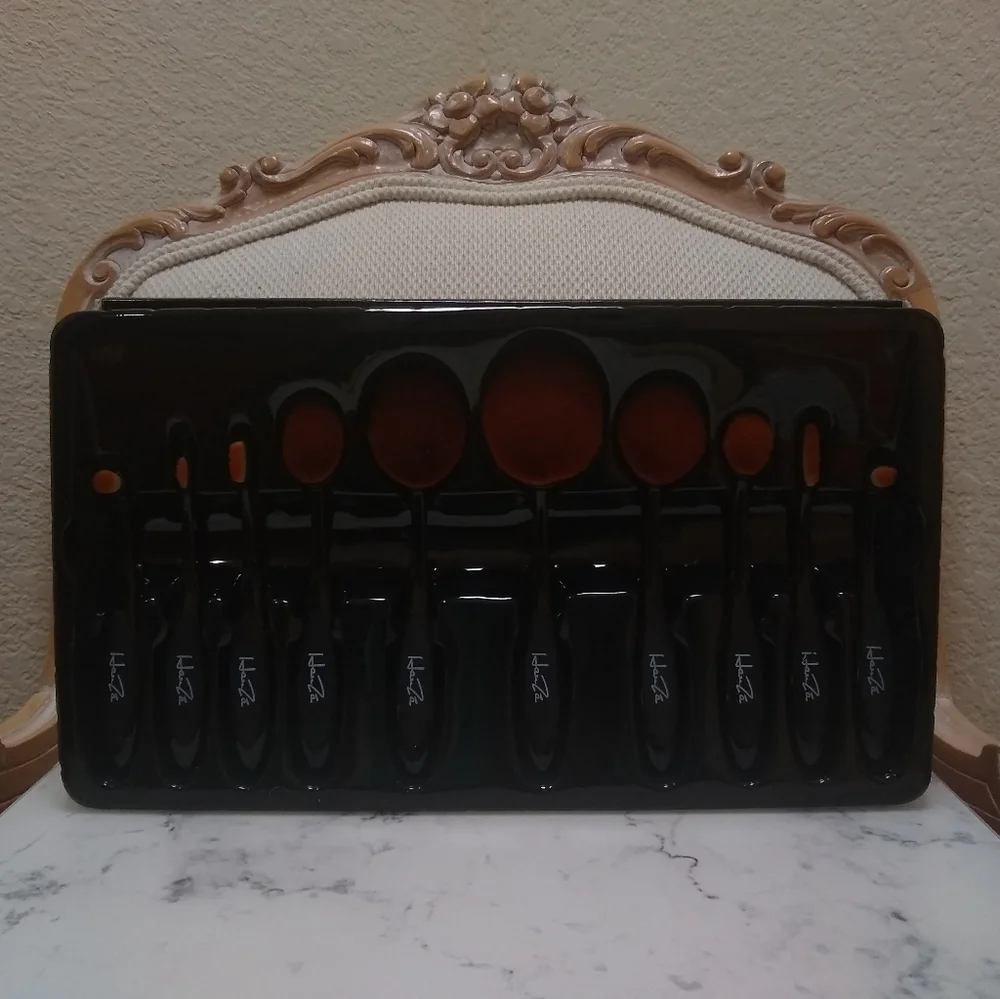 Professional Series Oval Paddle Makeup Brush Set